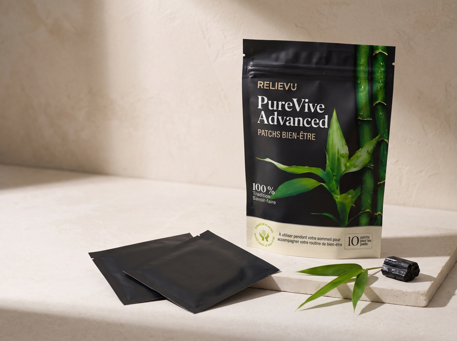 Patch Relievu PureVive Advanced et son sachet refermable sur fond crème