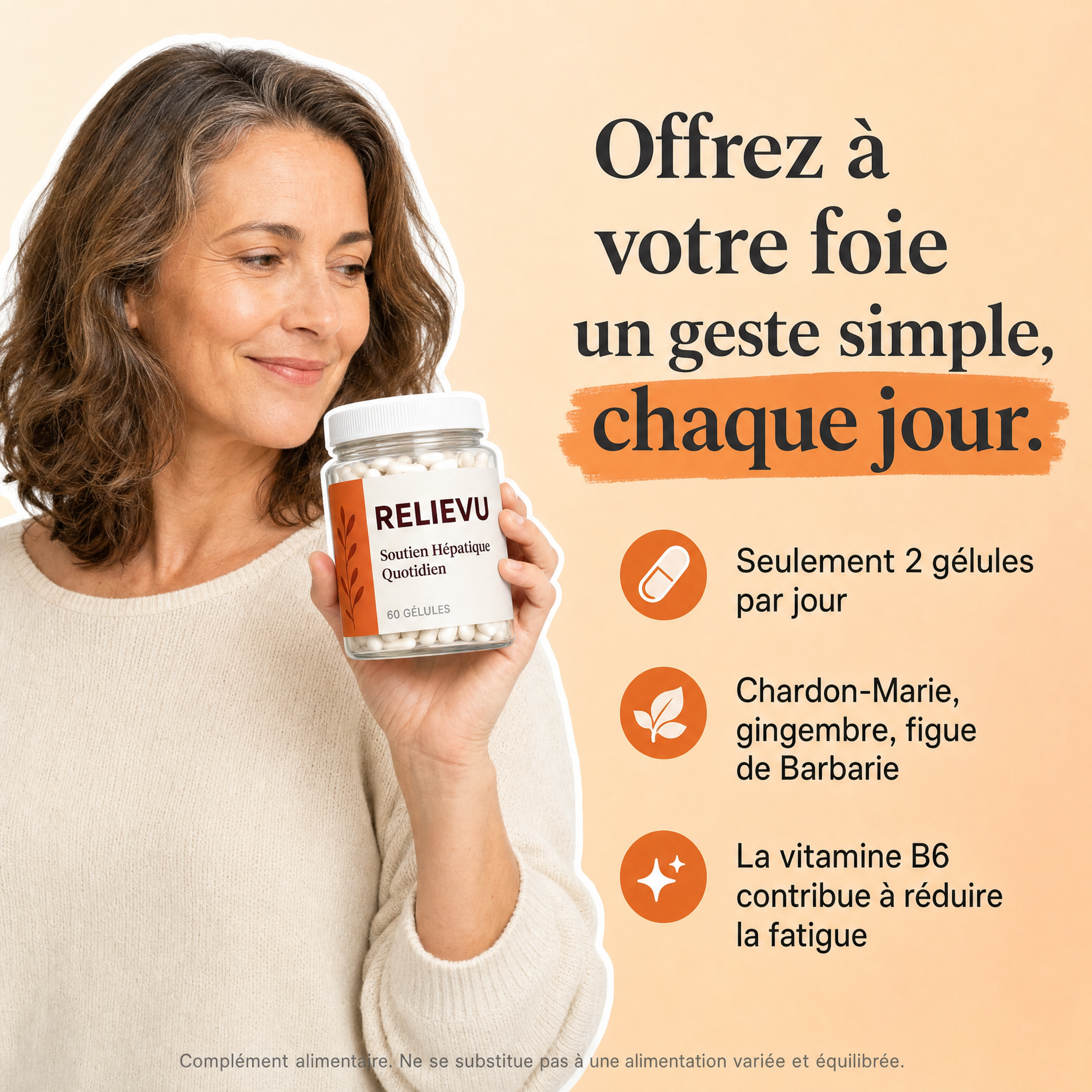 Femme tenant le pot Relievu : seulement 2 gélules par jour, chardon-Marie, gingembre, figue de Barbarie